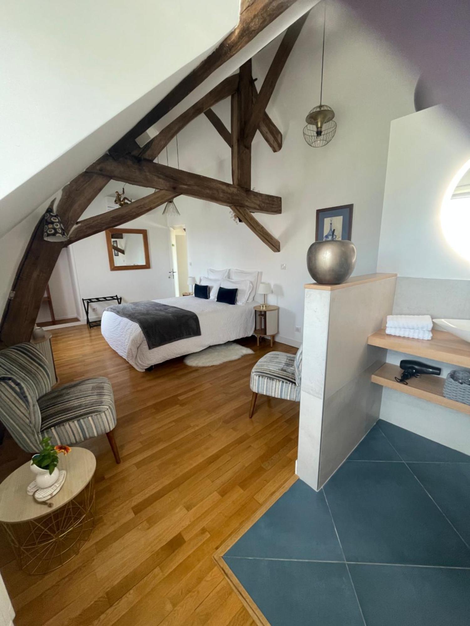 Le Clos Du Q'Hatre Cléry-Saint-André Extérieur photo