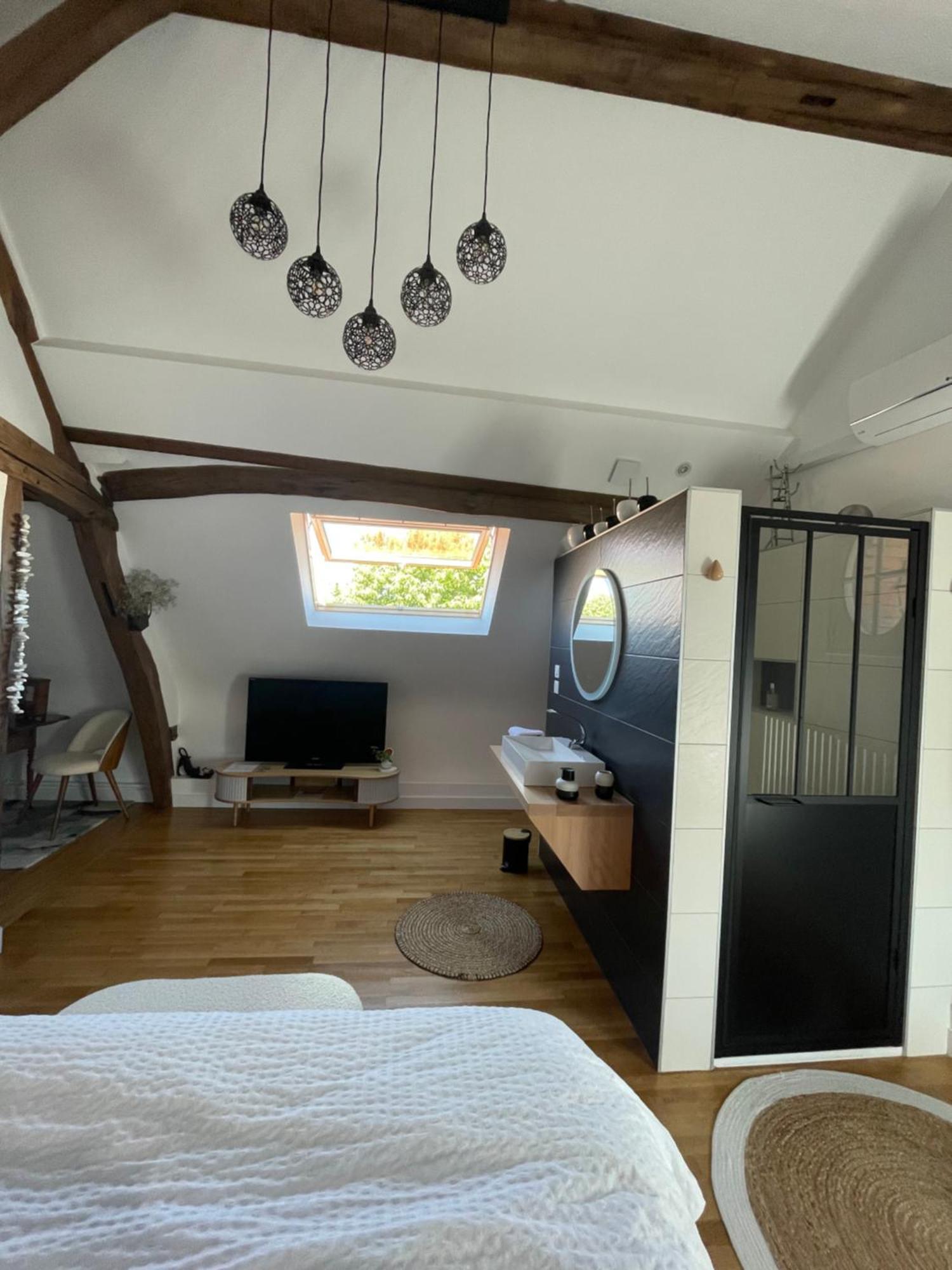 Le Clos Du Q'Hatre Cléry-Saint-André Extérieur photo